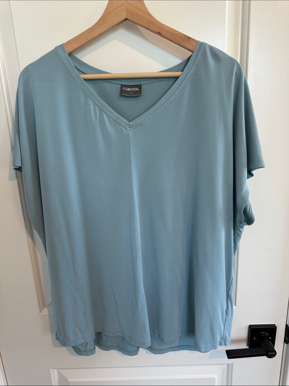 32 Degrees Women's V-Neck Short Sleeve Tee in Seafoam Blue